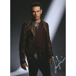 FedCon Original Autogramm GmbH Kevin Alejandro 1 aus Lucifer - Originalautogramm mit Echtheitszertifikat